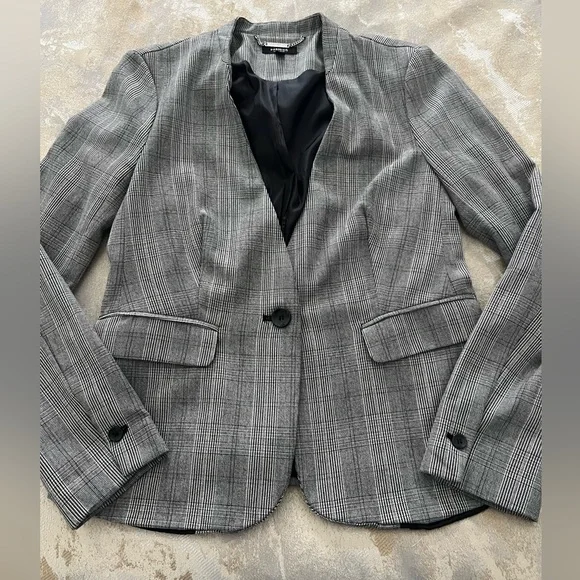 063. Bundle of Two Blazers - Picture 2 of 11